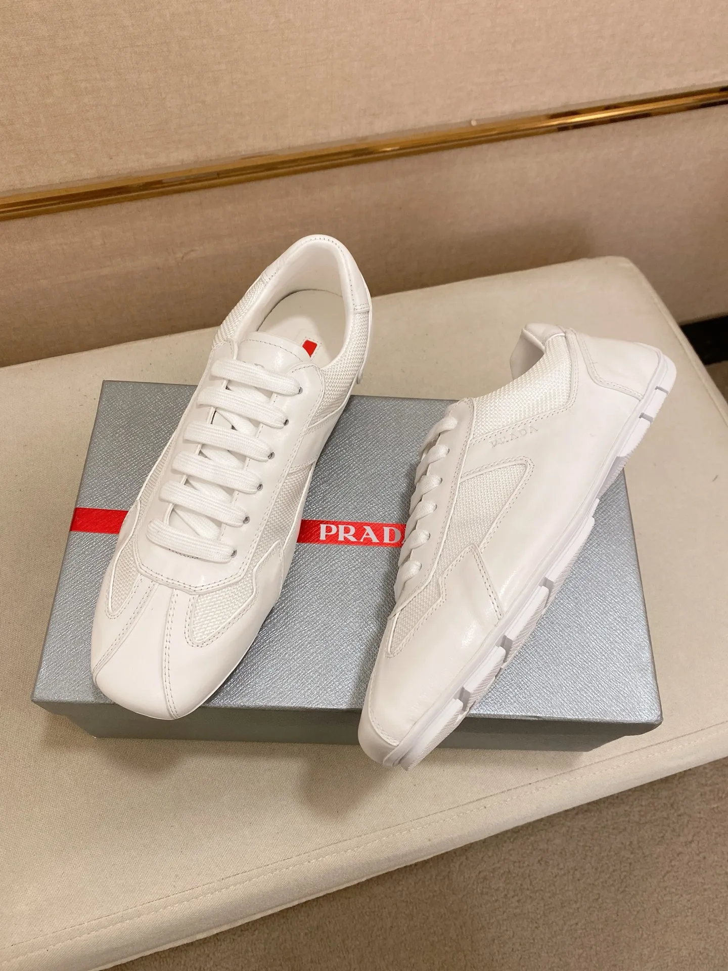 Men's shoes 💰 480💰 ✔️✔️✔️Top high version High-quality new PRADA (Prada) counters are launched at the same time. The new men's shoes and 😘fabrics are purely handmade in Niujing. Lining: Full cowhide lining. 👍🏿High-end☄️Open-molded non-slip rubber outsole, exquisite lines, simple and elegant, comfortable and high-end for leisure travel. Code number: 38-44. Can be customized45